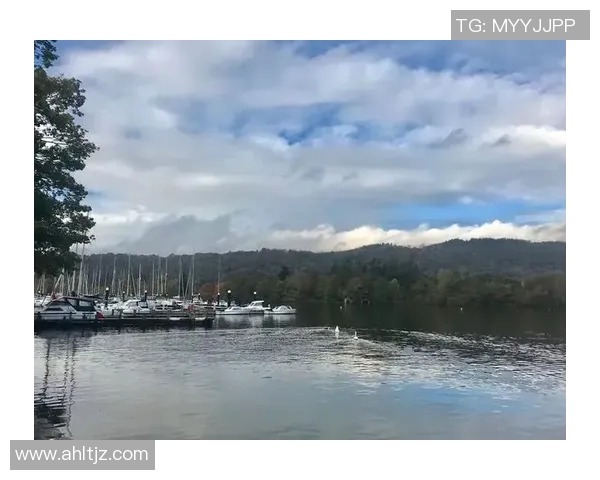 伯顿与女王巡游对决结果揭晓引发热议与关注