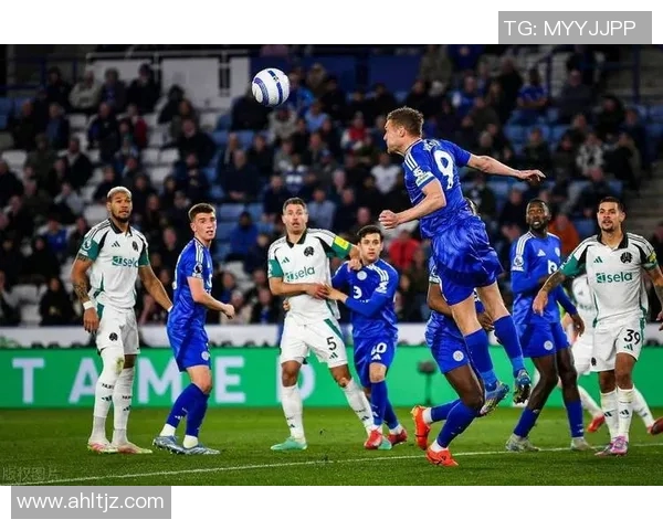 纽卡斯尔对阵水晶宫足球比赛直播全程回顾与精彩瞬间分析