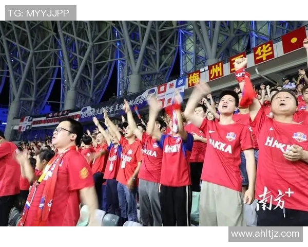 梅州客家与上海申花足球对决精彩直播全程回顾与分析 梅州客家与上海申花足球对决精彩直播全程回顾与分析