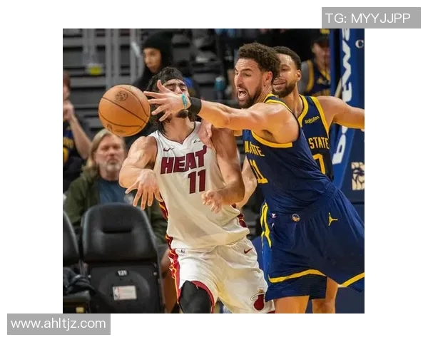 勇士与热火激战正酣现场直播全程回顾精彩瞬间与赛场分析